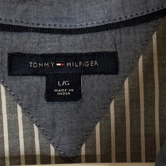 Tommy Hilfiger Gray & White Striped  3/4 Button Up Long Sleeve Button-Up Blouse - Picture 4 of 8